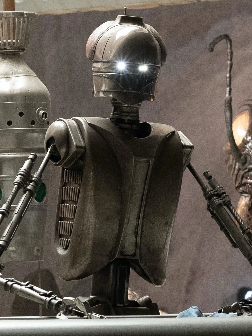 EV-9D9 (Eve-Ninedenine) (Droid Chief of Droid Operations)