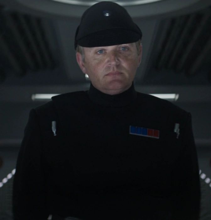 Captain Elk (Human Imperial Starship Captain)