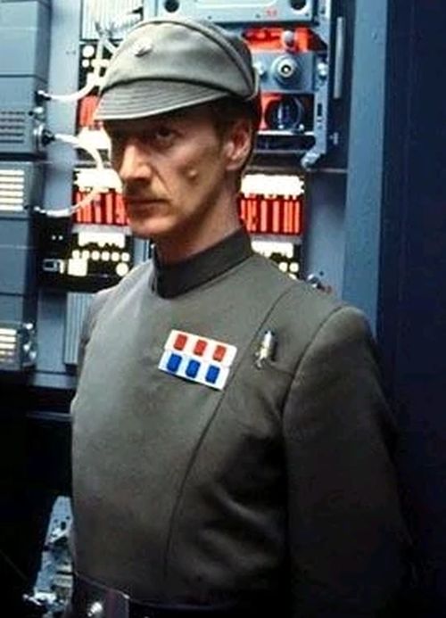 Captain Xamuel Lennox (Human Imperial Officer)