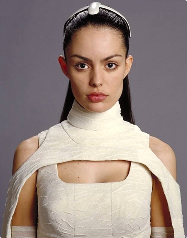 Sheltay Retrac (Human Alderaanian Political Aide)