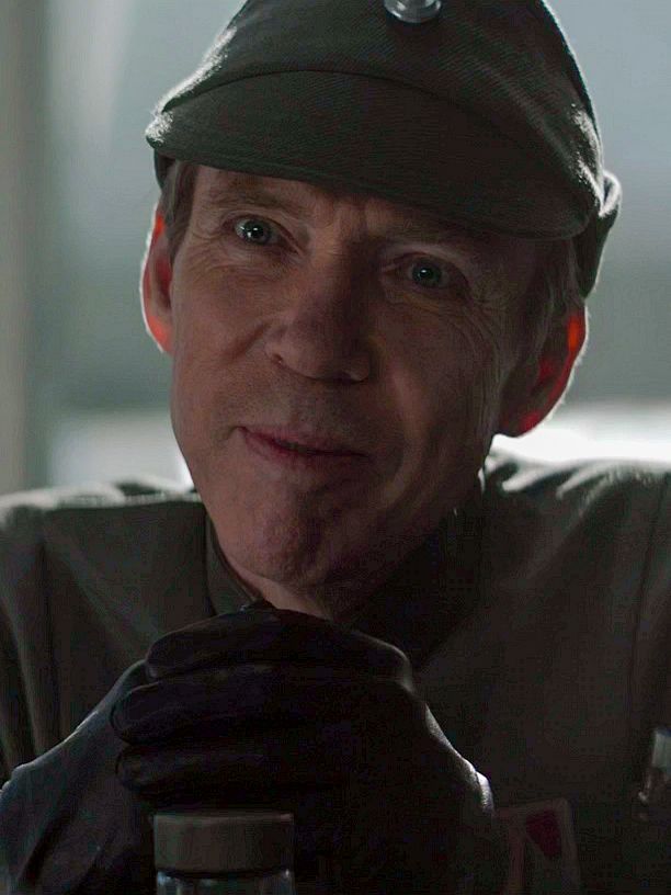 Valin Hess (Human Imperial Officer)